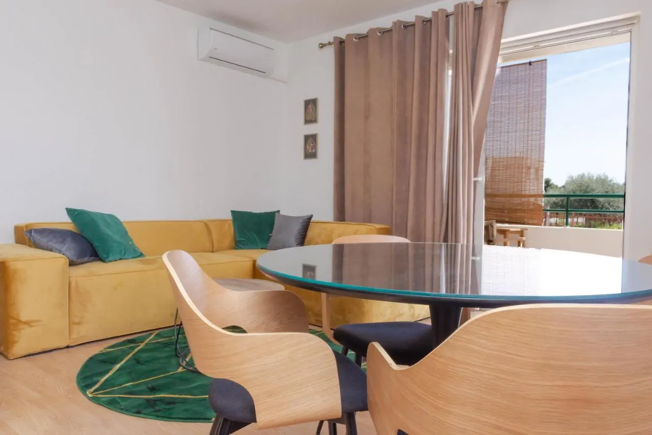Vicia Faba Apartment Kastela 0*,  Croatia