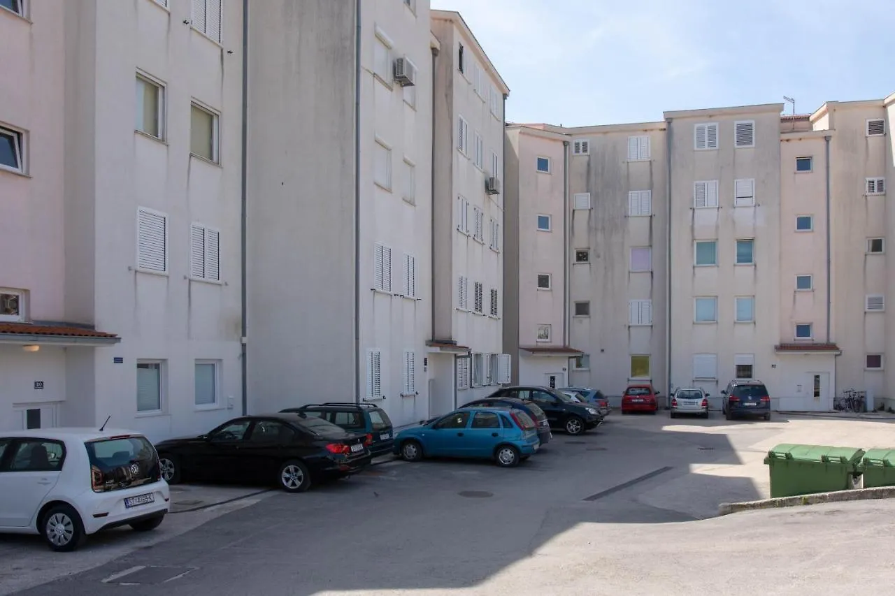 Apartament Vicia Faba Kaštela 0*,